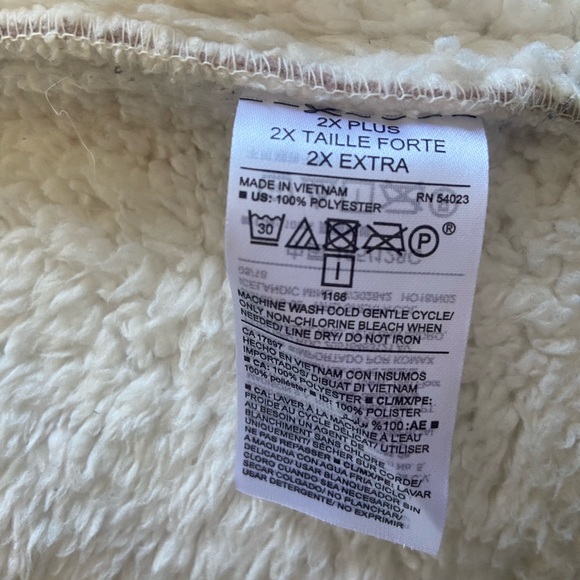 Old Navy Pink Jacket with furry interior. - Picture 5 of 7